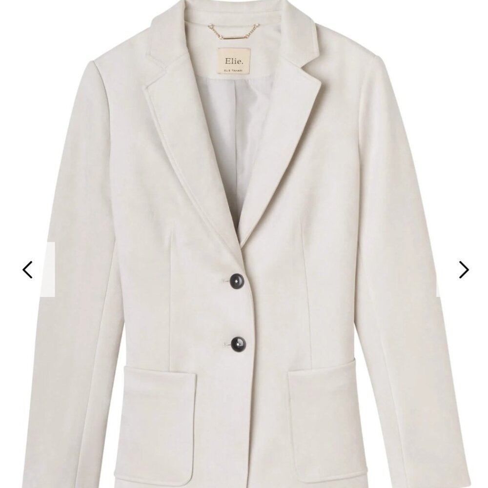 Gorgeous Tahari Jacket in Faux Suede. Meduim. Color Bone.